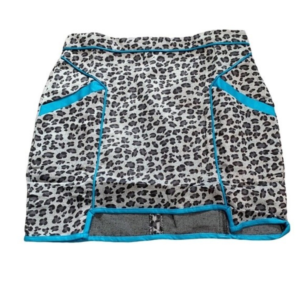NWOT English Rose Gray Leopard Print Mini Skirt Size M Women